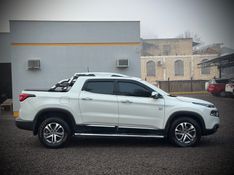Fiat TORO VOLCANO 2.0 2017 NEUMANN VEÍCULOS ARROIO DO MEIO / Carros no Vale
