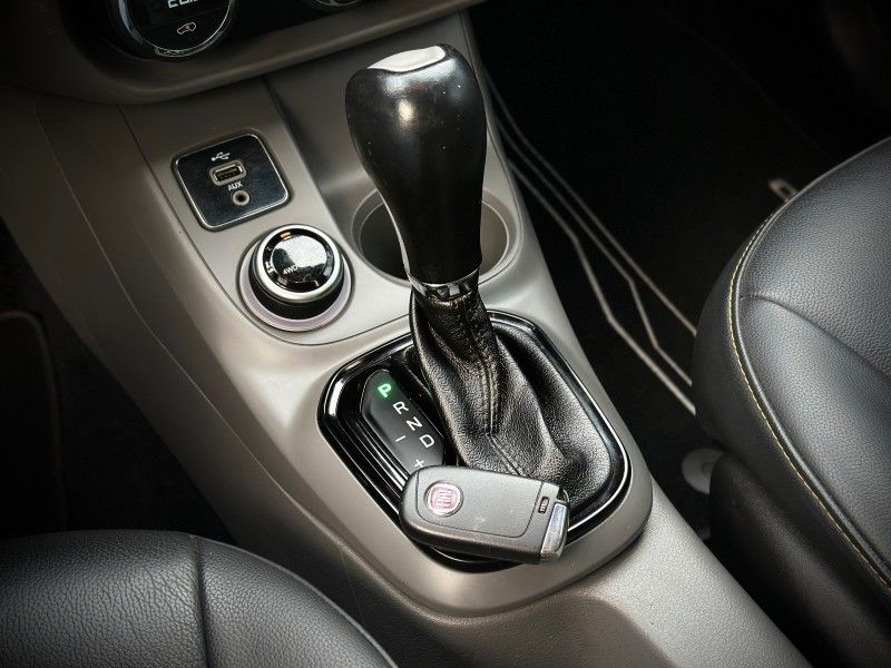 Fiat TORO VOLCANO 2.0 2017 NEUMANN VEÍCULOS ARROIO DO MEIO / Carros no Vale