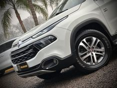Fiat TORO VOLCANO 2.0 2017 NEUMANN VEÍCULOS ARROIO DO MEIO / Carros no Vale