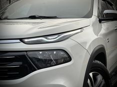 Fiat TORO VOLCANO 2.0 2017 NEUMANN VEÍCULOS ARROIO DO MEIO / Carros no Vale