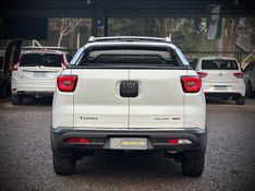 Fiat TORO VOLCANO 2.0 2017 NEUMANN VEÍCULOS ARROIO DO MEIO / Carros no Vale