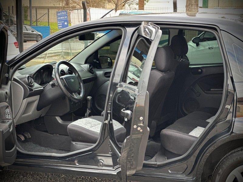 Ford FIESTA SEDAN CLASS 1.0 2009 NEUMANN VEÍCULOS ARROIO DO MEIO / Carros no Vale