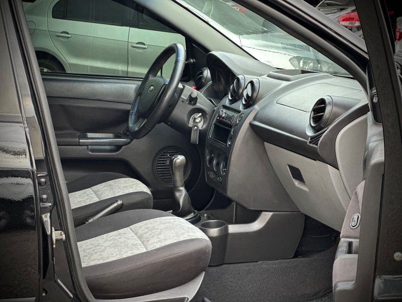 Ford FIESTA SEDAN CLASS 1.0 2009 NEUMANN VEÍCULOS ARROIO DO MEIO / Carros no Vale