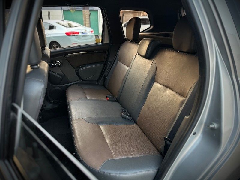 Renault DUSTER DYNAMIQUE 1.6 2016 NEUMANN VEÍCULOS ARROIO DO MEIO / Carros no Vale