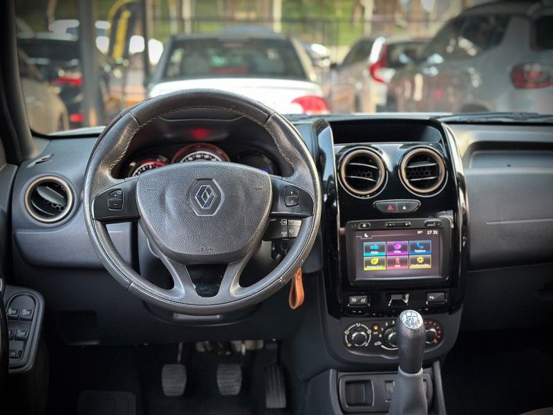 Renault DUSTER DYNAMIQUE 1.6 2016 NEUMANN VEÍCULOS ARROIO DO MEIO / Carros no Vale