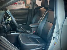 Toyota COROLLA XEi 2.0 2019 NEUMANN VEÍCULOS ARROIO DO MEIO / Carros no Vale