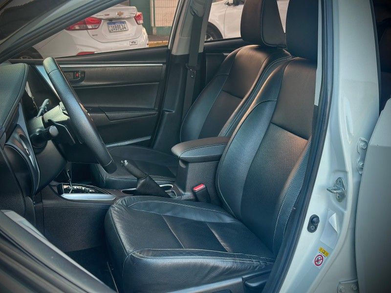 Toyota COROLLA XEi 2.0 2019 NEUMANN VEÍCULOS ARROIO DO MEIO / Carros no Vale
