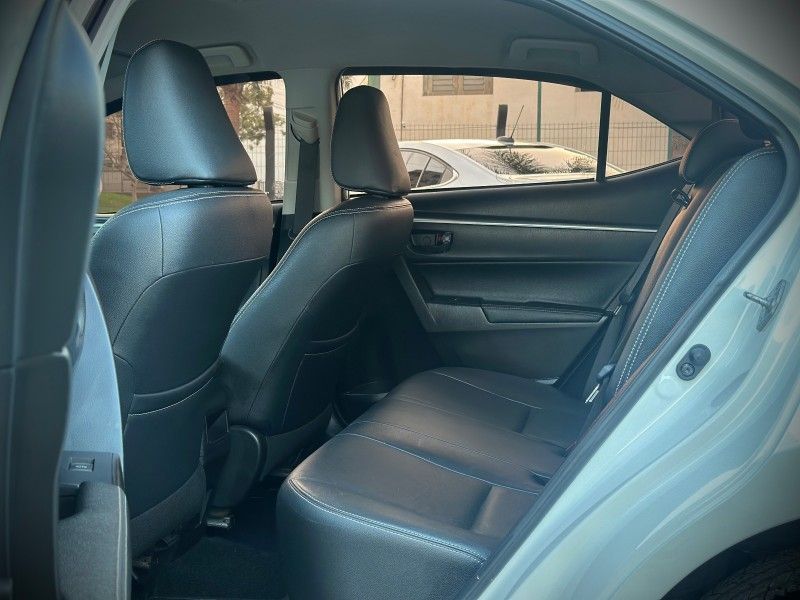 Toyota COROLLA XEi 2.0 2019 NEUMANN VEÍCULOS ARROIO DO MEIO / Carros no Vale