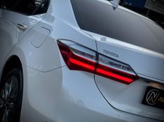 Toyota COROLLA XEi 2.0 2019 NEUMANN VEÍCULOS ARROIO DO MEIO / Carros no Vale
