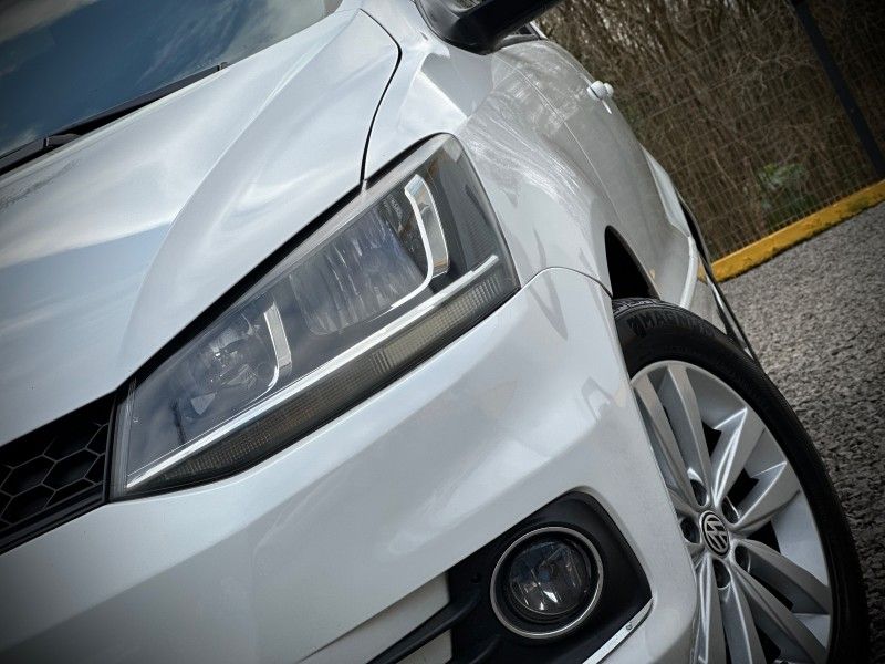 Volkswagen FOX CONNECT 1.6 2019 NEUMANN VEÍCULOS ARROIO DO MEIO / Carros no Vale