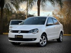 Volkswagen POLO SEDAN 1.6 2014 NEUMANN VEÍCULOS ARROIO DO MEIO / Carros no Vale