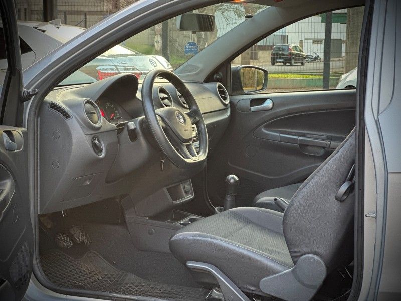 Volkswagen SAVEIRO ROBUST 1.6 2019 NEUMANN VEÍCULOS ARROIO DO MEIO / Carros no Vale