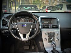 Volvo XC60 MOMENTUM 2.4 TURBO 2017 NEUMANN VEÍCULOS ARROIO DO MEIO / Carros no Vale