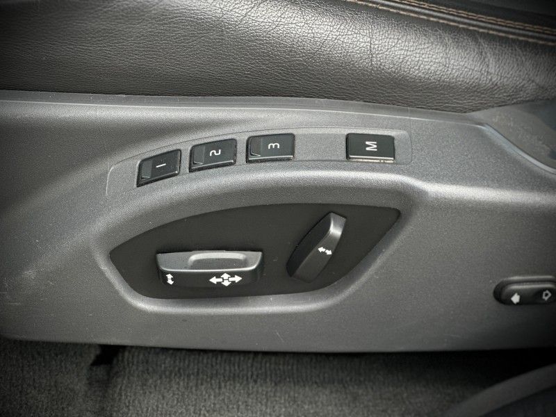 Volvo XC60 MOMENTUM 2.4 TURBO 2017 NEUMANN VEÍCULOS ARROIO DO MEIO / Carros no Vale