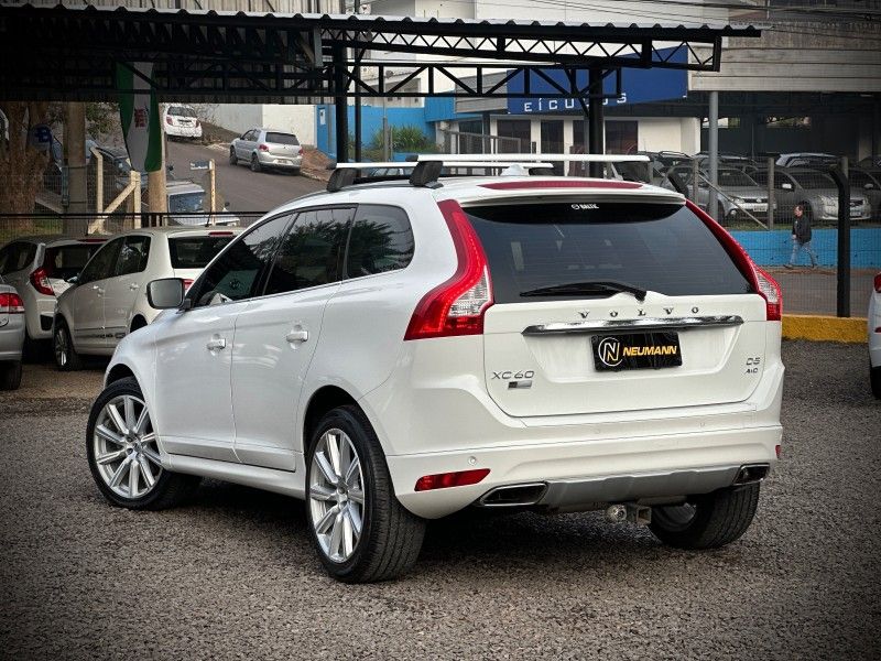 Volvo XC60 MOMENTUM 2.4 TURBO 2017 NEUMANN VEÍCULOS ARROIO DO MEIO / Carros no Vale