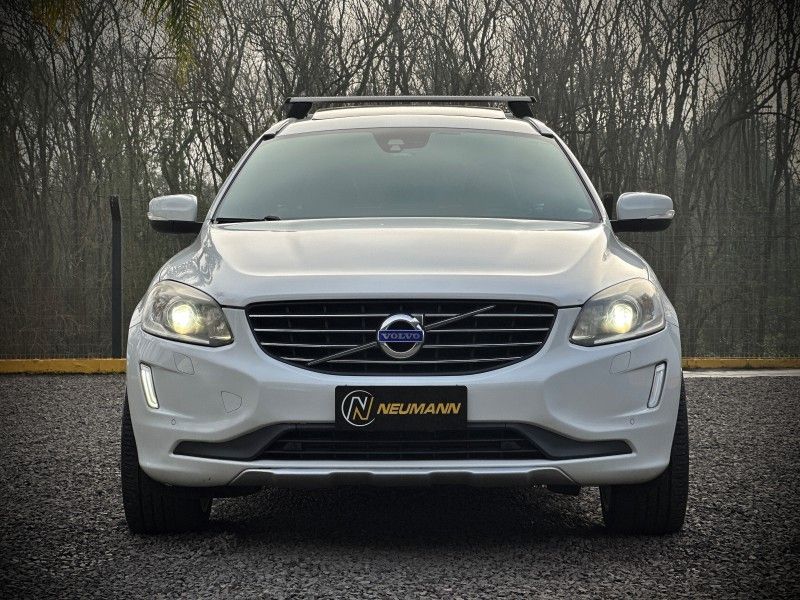Volvo XC60 MOMENTUM 2.4 TURBO 2017 NEUMANN VEÍCULOS ARROIO DO MEIO / Carros no Vale