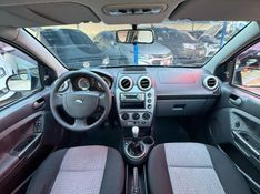 Ford FIESTA SEDAN CLASS 1.6 8V 2011 FERREIRA VEÍCULOS VENÂNCIO AIRES / Carros no Vale