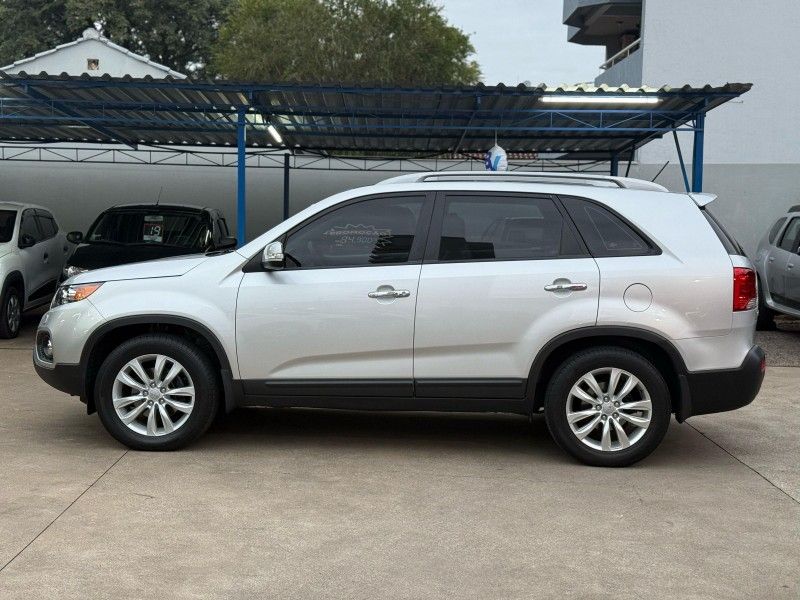 Kia SORENTO EX 2.4 2012 FERREIRA VEÍCULOS VENÂNCIO AIRES / Carros no Vale