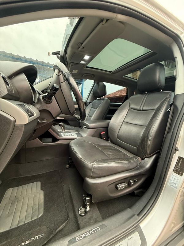 Kia SORENTO EX 2.4 2012 FERREIRA VEÍCULOS VENÂNCIO AIRES / Carros no Vale