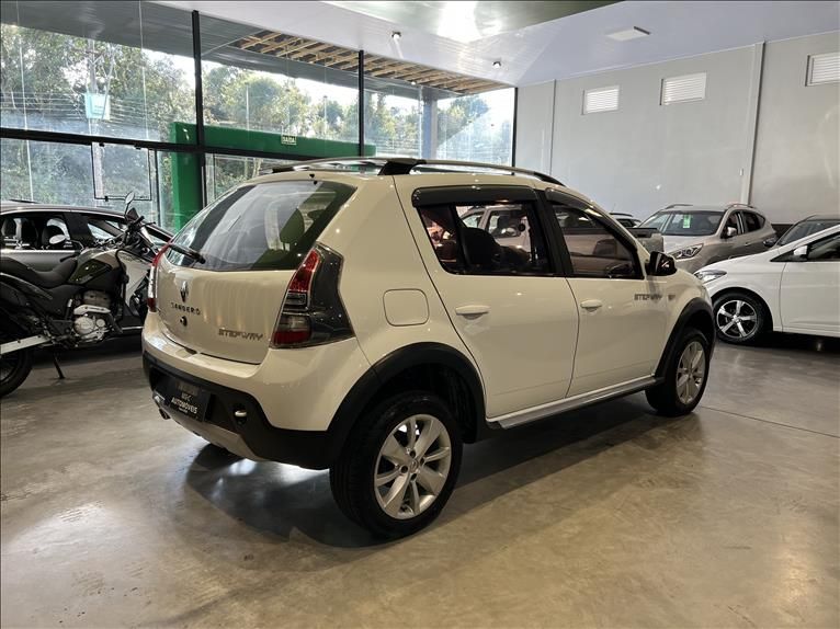 RENAULT SANDERO 1.6 Stepway 8V 2013/2014 M&C AUTOMÓVEIS CAXIAS DO SUL / Carros no Vale