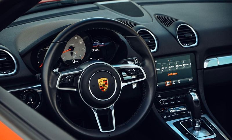 PORSCHE 718 2.5 16V H4 GASOLINA BOXSTER S PDK 2021/2021 FÁBIO BERNARDES PORTO ALEGRE / Carros no Vale