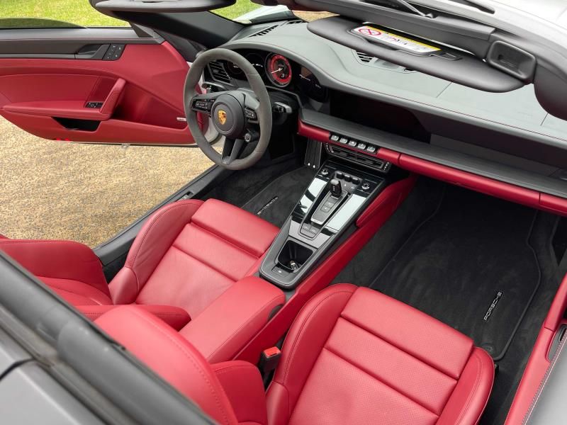 PORSCHE 911 3.0 24V H6 GASOLINA TARGA 4 GTS PDK 2022/2022 FÁBIO BERNARDES PORTO ALEGRE / Carros no Vale