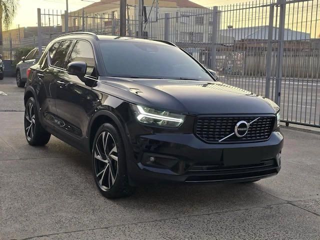 VOLVO XC40 2.0 T5 GASOLINA R-DESIGN AWD GEARTRONIC 2019/2020 FÁBIO BERNARDES PORTO ALEGRE / Carros no Vale