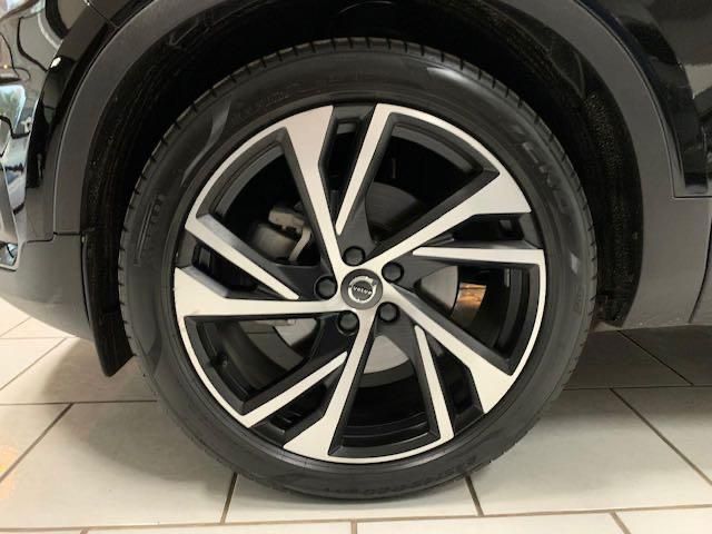 VOLVO XC40 2.0 T5 GASOLINA R-DESIGN AWD GEARTRONIC 2019/2020 FÁBIO BERNARDES PORTO ALEGRE / Carros no Vale