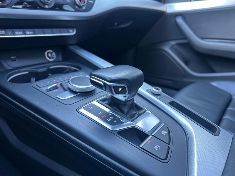 Audi A5 Ambiente Sportb 2.0 TFSI S Tonic 2017/2018 CONCEPT MOTORS PASSO FUNDO / Carros no Vale