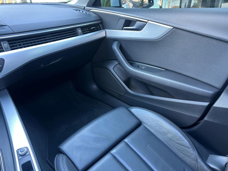 Audi A5 Ambiente Sportb 2.0 TFSI S Tonic 2017/2018 CONCEPT MOTORS PASSO FUNDO / Carros no Vale