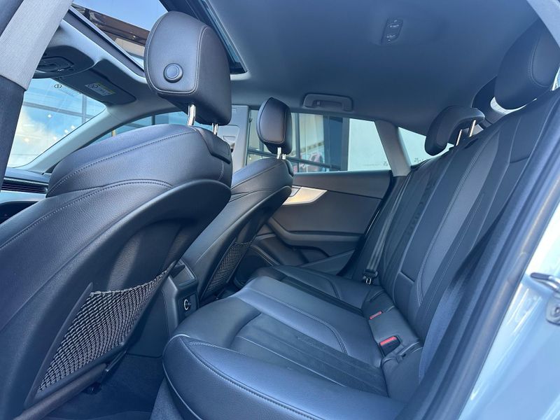 Audi A5 Ambiente Sportb 2.0 TFSI S Tonic 2017/2018 CONCEPT MOTORS PASSO FUNDO / Carros no Vale