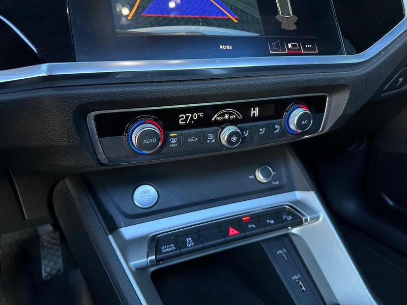 Audi Q3 Black Ed 1.4 TFSI Flex/Black S-tron. 2020/2020 CONCEPT MOTORS PASSO FUNDO / Carros no Vale