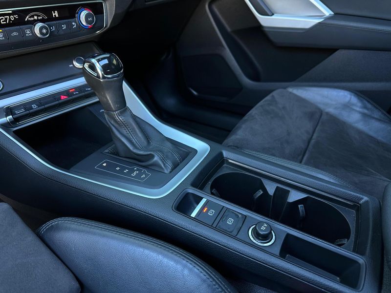 Audi Q3 Black Ed 1.4 TFSI Flex/Black S-tron. 2020/2020 CONCEPT MOTORS PASSO FUNDO / Carros no Vale