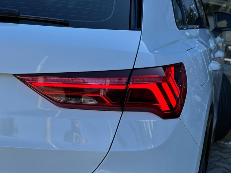 Audi Q3 Black Ed 1.4 TFSI Flex/Black S-tron. 2020/2020 CONCEPT MOTORS PASSO FUNDO / Carros no Vale