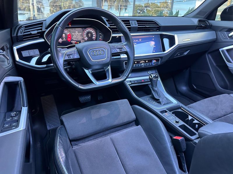 Audi Q3 Black Ed 1.4 TFSI Flex/Black S-tron. 2020/2020 CONCEPT MOTORS PASSO FUNDO / Carros no Vale