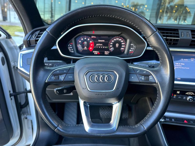 Audi Q3 Black Ed 1.4 TFSI Flex/Black S-tron. 2020/2020 CONCEPT MOTORS PASSO FUNDO / Carros no Vale