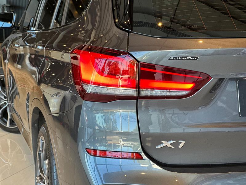 BMW X1 SDRIVE 20i M Sport 2.0 TB Flex Aut. 2022/2022 CONCEPT MOTORS PASSO FUNDO / Carros no Vale