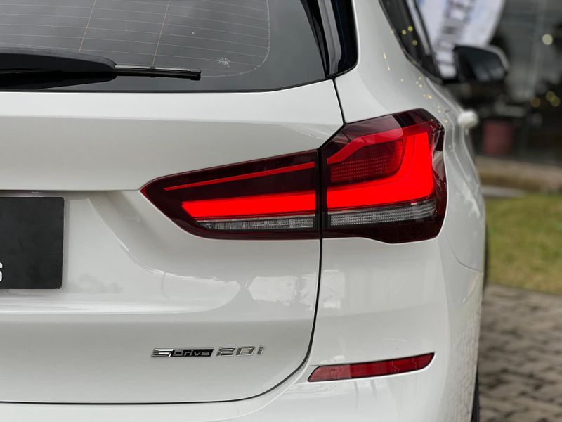 BMW X1 SDRIVE 20i M Sport 2.0 TB Flex Aut. 2022/2022 CONCEPT MOTORS PASSO FUNDO / Carros no Vale