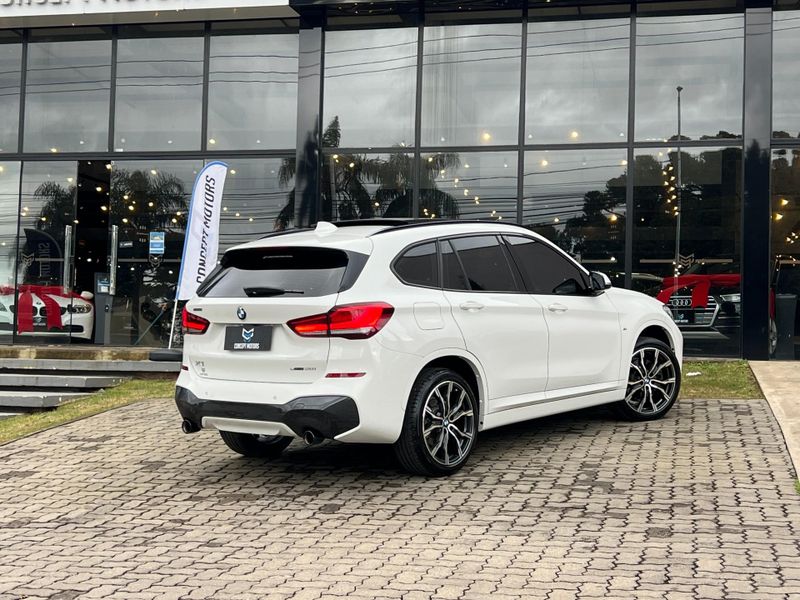 BMW X1 SDRIVE 20i M Sport 2.0 TB Flex Aut. 2022/2022 CONCEPT MOTORS PASSO FUNDO / Carros no Vale