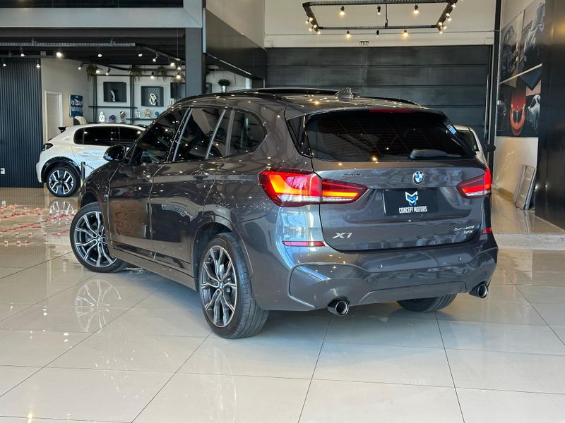 BMW X1 SDRIVE 20i M Sport 2.0 TB Flex Aut. 2022/2022 CONCEPT MOTORS PASSO FUNDO / Carros no Vale