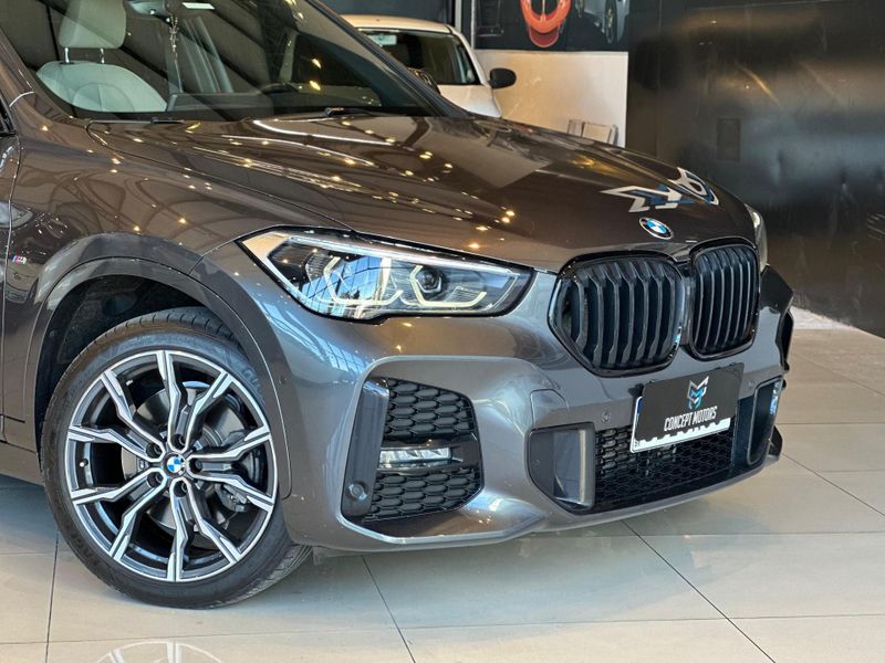 BMW X1 SDRIVE 20i M Sport 2.0 TB Flex Aut. 2022/2022 CONCEPT MOTORS PASSO FUNDO / Carros no Vale