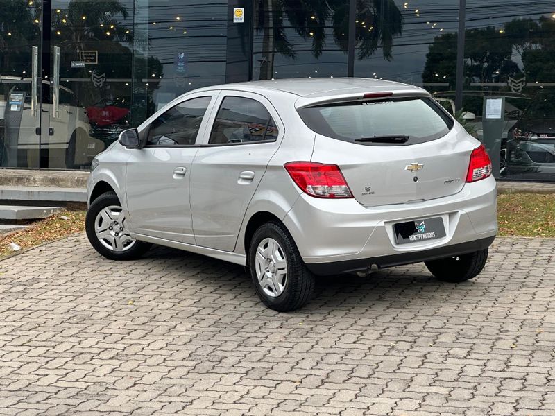 Chevrolet Onix HATCH LT 1.0 8V FlexPower 5p Mec. 2012/2013 CONCEPT MOTORS PASSO FUNDO / Carros no Vale