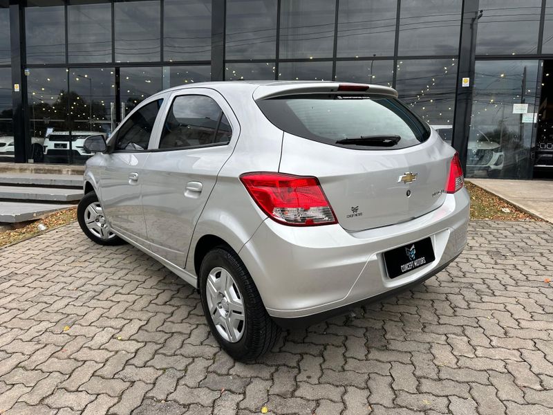 Chevrolet Onix HATCH LT 1.0 8V FlexPower 5p Mec. 2012/2013 CONCEPT MOTORS PASSO FUNDO / Carros no Vale
