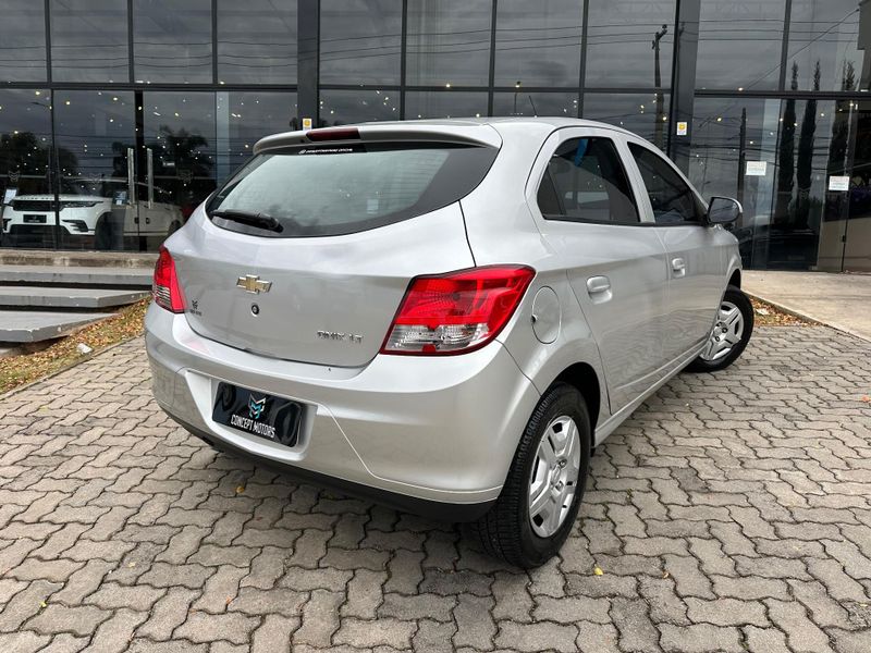 Chevrolet Onix HATCH LT 1.0 8V FlexPower 5p Mec. 2012/2013 CONCEPT MOTORS PASSO FUNDO / Carros no Vale