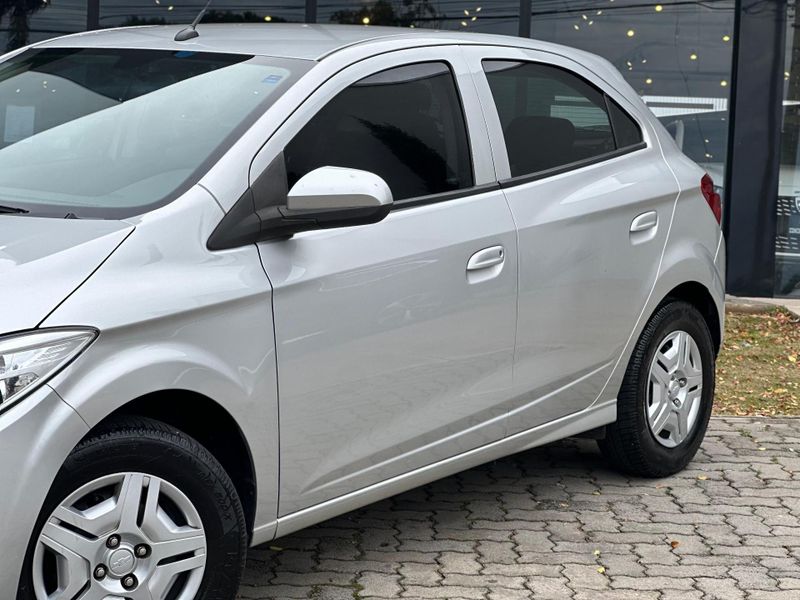 Chevrolet Onix HATCH LT 1.0 8V FlexPower 5p Mec. 2012/2013 CONCEPT MOTORS PASSO FUNDO / Carros no Vale