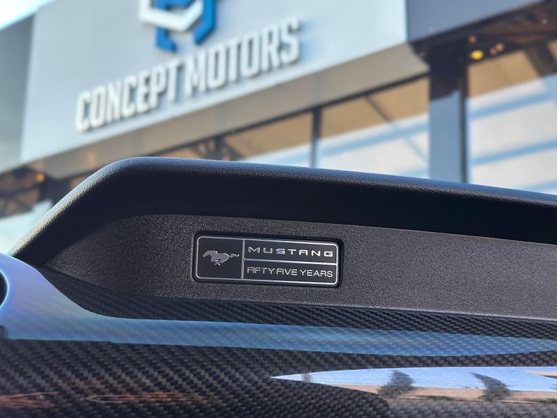 Ford Mustang Black Shadow 5.0 V8 2020/2020 CONCEPT MOTORS PASSO FUNDO / Carros no Vale