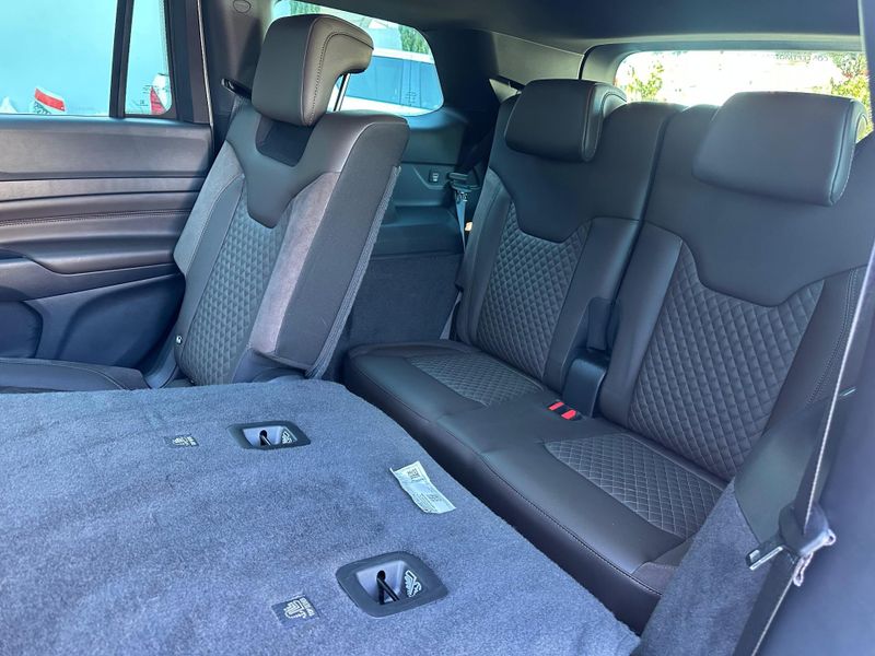 Jeep Commander Overland T270 1.3 TB Flex Aut. 2022/2023 CONCEPT MOTORS PASSO FUNDO / Carros no Vale