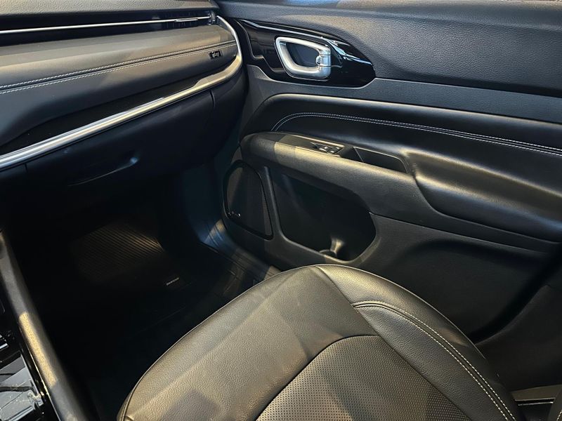 Jeep Compass LONG T270 1.3 TB 4×2 Flex Aut. 2022/2022 CONCEPT MOTORS PASSO FUNDO / Carros no Vale