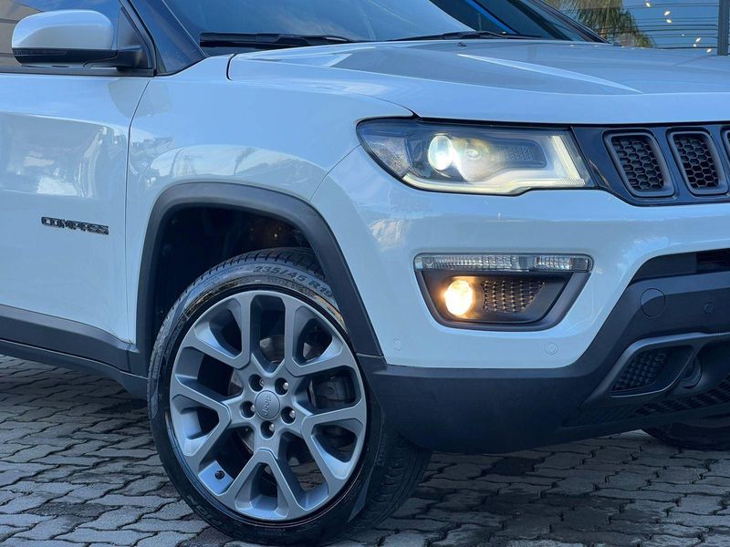 Jeep Compass S 2.0 4×4 TB 16V Diesel Aut. 2020/2021 CONCEPT MOTORS PASSO FUNDO / Carros no Vale