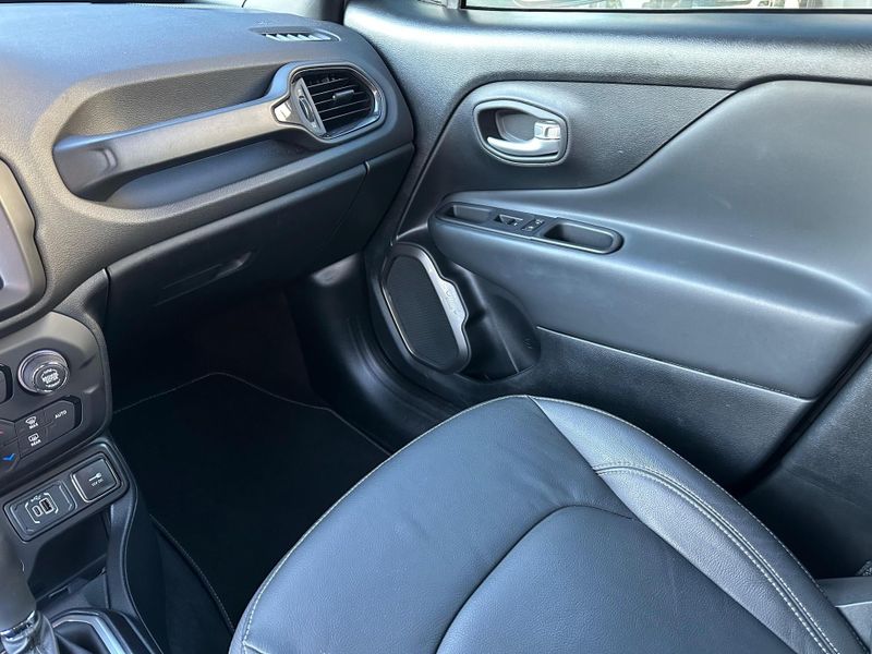 Jeep Renegade S T270 1.3 TB 4×4 Flex Aut. 2023/2024 CONCEPT MOTORS PASSO FUNDO / Carros no Vale